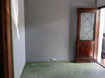 PH de 2 ambientes, Lanús · Alquiler PH 2 Amb con Patio. Mendez N° 1932