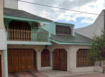 Casa de 9 ambientes, Córdoba · Alta Cordoba a Refaccionar 2 Plantas 3 Dor en Suite, Gge X2, Piscina