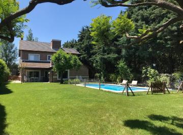 Casa · 270m² · 6 Ambientes · 3 Cocheras · Casa Amoblada en Santa Maria de Olivos, Tortuguitas
