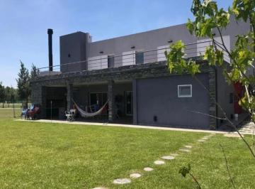 Casa · 350m² · 5 Ambientes · 4 Cocheras · Venta de Casa en El Principado