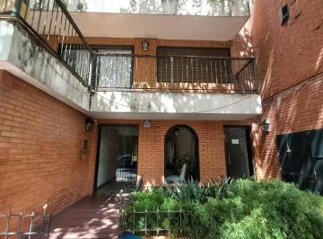 Departamento · 180m² · 4 Dormitorios · 1 Cochera · Alquiler Departamento Sgo. del Estero Al 700
