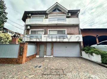 PH · 140m² · 3 Ambientes · 1 Cochera · Tríplex Tipo Casa en Ciudad Jardín