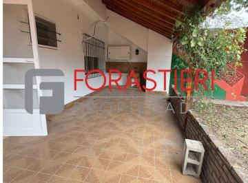 Casa · 136m² · 3 Ambientes · 1 Cochera · Casa en Vict. - B. Centro