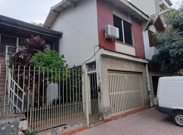 Casa de 6 ambientes, Lanús · Casa C/ Departamento y Oficina en Block! Cochera, Patio y Terraza!