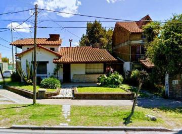 Casa · 200m² · 4 Ambientes · 1 Cochera · Atención Inversor! Ideal Destino Gastronomico!