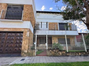 Casa · 170m² · 4 Ambientes · 1 Cochera · Casa en Ituzaingó