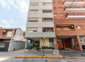 Departamento · 93m² · 4 Ambientes · Luminoso E Impecable Departamento con Baulera en Ubicado en Pleno Centro de Martinez.