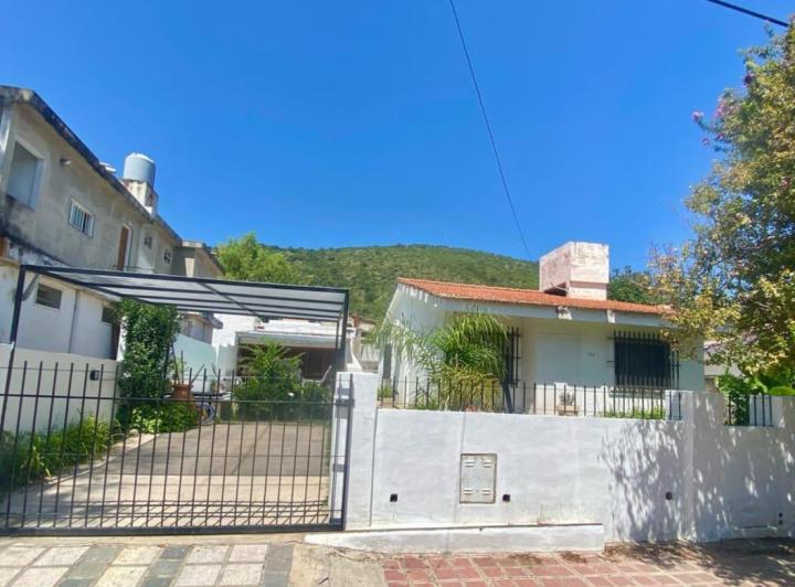 Casa · 98m² · 7 Ambientes · 1 Cochera