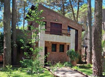 Casa · 91m² · 3 Ambientes · Casa en Venta - 2 Dorm. 2 Baños - 675 m² - Mar de Las Pampas