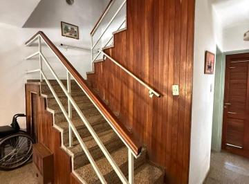 Casa · 146m² · 5 Ambientes · Casa en Venta Barrio Guemes