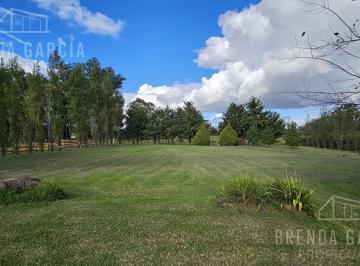 Casa · 250m² · 3 Dormitorios · 2 Cocheras · Casa de Campo en Venta