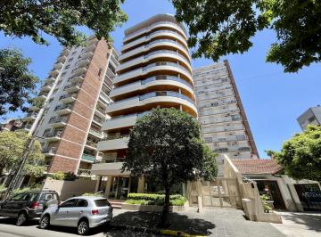 Departamento · 111m² · 3 Ambientes · 1 Cochera · Espectacular Piso Alto con Dos Cocheras y Baulera en Pleno Centro de Martinez.