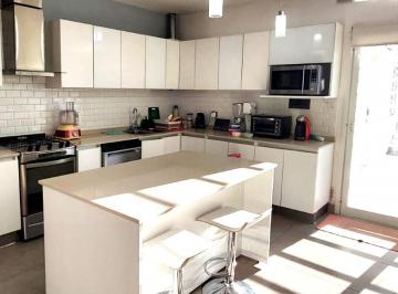 Casa de 2 ambientes, Lomas de Zamora · Excelente Inmueble