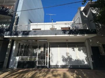 Casa · 196m² · 7 Ambientes · 1 Cochera · Casa en Venta - 3 Dorm. 3 Baños - Cochera - La Plata