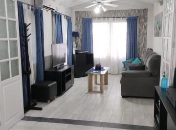 Casa · 100m² · 4 Ambientes · 2 Cocheras · Casa en Venta - 2 Dorm. 1 Baño 1 Cochera - 636 m² - Berazategui