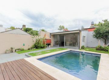 Casa · 231m² · 4 Ambientes · 1 Cochera · Casa 4 Ambientes Venta San Andres Jardin Pileta