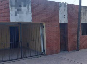 Casa · 200m² · 4 Ambientes · 1 Cochera · Casa en Barrio San Jeronimo del Rey
