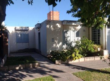 Casa · 125m² · 4 Ambientes · 3 Cocheras · Venta Casa 3 Dorm. Patio Cochera San Martin