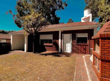 Casa · 120m² · 4 Ambientes · 1 Cochera · Venta 2 Casas Parque Cochera Faro Norte
