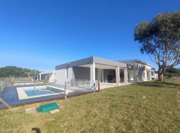 Casa · 220m² · 6 Ambientes · Venta Casa Costa Esmeralda Ecuestre 5 Dorm.