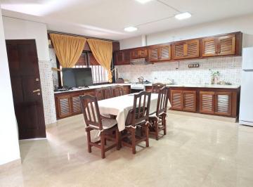 Casa · 190m² · 8 Ambientes · 3 Cocheras · Venta Casa 3 Dorm Coch Piscina San Vicente Credito