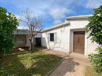 Casa · 186m² · 7 Ambientes · Venta Local Comercial con 2 Casas de 2 Dorm.