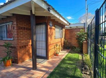 Casa · 102m² · 3 Ambientes · 1 Cochera · Casa Venta en Santa Teresita Parque Golf