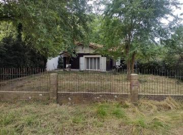 Casa · 107m² · 4 Ambientes · Casa en Venta - 2 Dorm. 1 Baño - 1.280 m² - Villa Elisa, La Plata