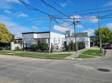 Casa · 130m² · 6 Ambientes · 2 Cocheras · Casa en Venta 3 Dorm. en Berisso