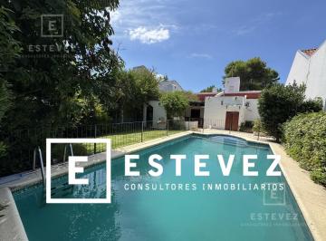 Casa · 160m² · 4 Ambientes · 4 Cocheras · Apto Credito - Casa en Venta Barrio Cerrado