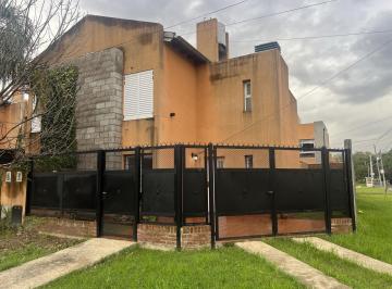 Casa · 80m² · 3 Ambientes · 1 Cochera · Alquiler Ciudad Evita. Duplex Cotevi 2 Dorm. (Info en La Descripcion)