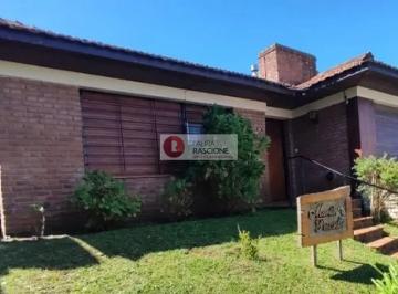 Casa · 94m² · 4 Ambientes · 2 Cocheras · Casa 4 Amb Centro de Pinamar, con Parque a 150 m del Mar