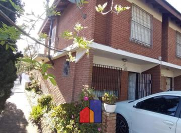 Casa Venta de 3 ambientes · Impecable Duplex de 3 Ambientes en Mar del Tuyú.