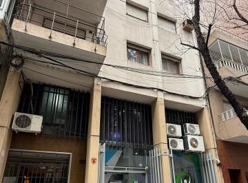 Local comercial , Rosario · Local/oficina de 430 m² (815 Us$/m²), a La Calle Ideal Instituciones, Coworking