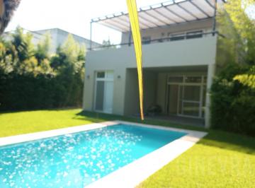Casa · 250m² · 5 Ambientes · 2 Cocheras · Casa en Alquiler en El Barrio Los Sauces, Nordelta