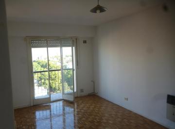 Living-comedor · Alquiler en Saavedra, 2 Ambientes con Balcon y Lavadero, Muy Luminoso 48 m² Frente a Estación Ffcc