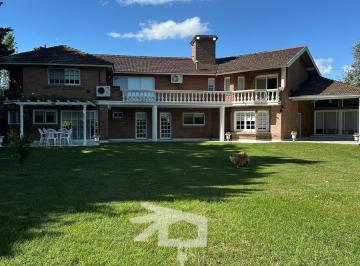 Casa · 400m² · 3 Dormitorios · 2 Cocheras · Importante Casa en Alquiler en Club de Campo San Diego