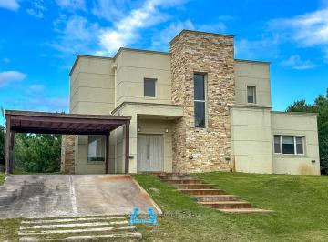 Casa de 5 ambientes, Costa Esmeralda · Imponente Casa Lista Para Vivir 4 Dorm. + Piscina