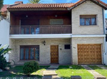 Frente · Gran Chalet 2 Plantas - Villa Sarmiento - 4 Ambientes - Excelente Ubicación