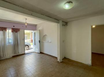 Casa de 4 ambientes, La Matanza · Alq Houssay 300 - Casa 4amb C/patio y Terraza