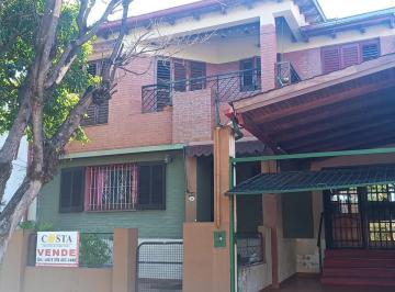 Casa · 184m² · 6 Dormitorios · 1 Cochera · Chalet Centrico en 2 Plantas. Posadas, Misiones. Venta