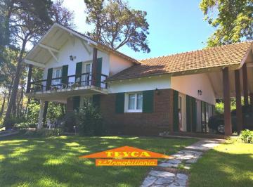 Casa · 204m² · 5 Ambientes · Casa en Venta, Zona Golf, Pinamar