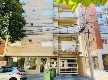 Departamento · 62m² · 3 Ambientes · Excelente 3 Amb con 2 Balcones, Al Frente. Muy Luminoso