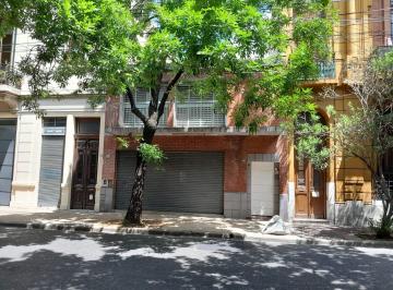 PH · 130m² · 5 Ambientes · Venta de PH de 5 Amb con Patio y Terraza. Sin Expensas. a Refaccionar. - Almagro
