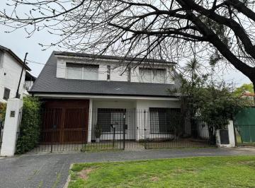 Casa · 200m² · 5 Ambientes · 2 Cocheras · Casa en Venta - 4 Dorm. 2 Baños - Cochera - 300 m² - Merlo