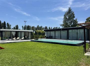 Casa · 200m² · 4 Ambientes · 2 Cocheras · Casa en Venta en El Principado Canning