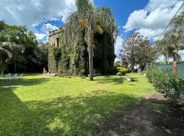 Casa · 316m² · 9 Ambientes · 2 Cocheras · Casa Estilo Castillo en Roldan