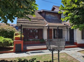 Casa · 100m² · 5 Ambientes · Dúplex en Venta - 3 Dorm. 3 Baños - 100 m² - Necochea