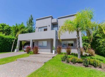 Casa · 220m² · 4 Ambientes · Casa en Venta - 3 Dorm. 3 Baños - Cochera - 854 m² - San Agustín, Tigre