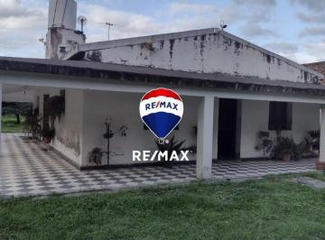 Casa · 121m² · 4 Ambientes · 1 Cochera · Casa 3 Dorm. Venta La Merced Chica